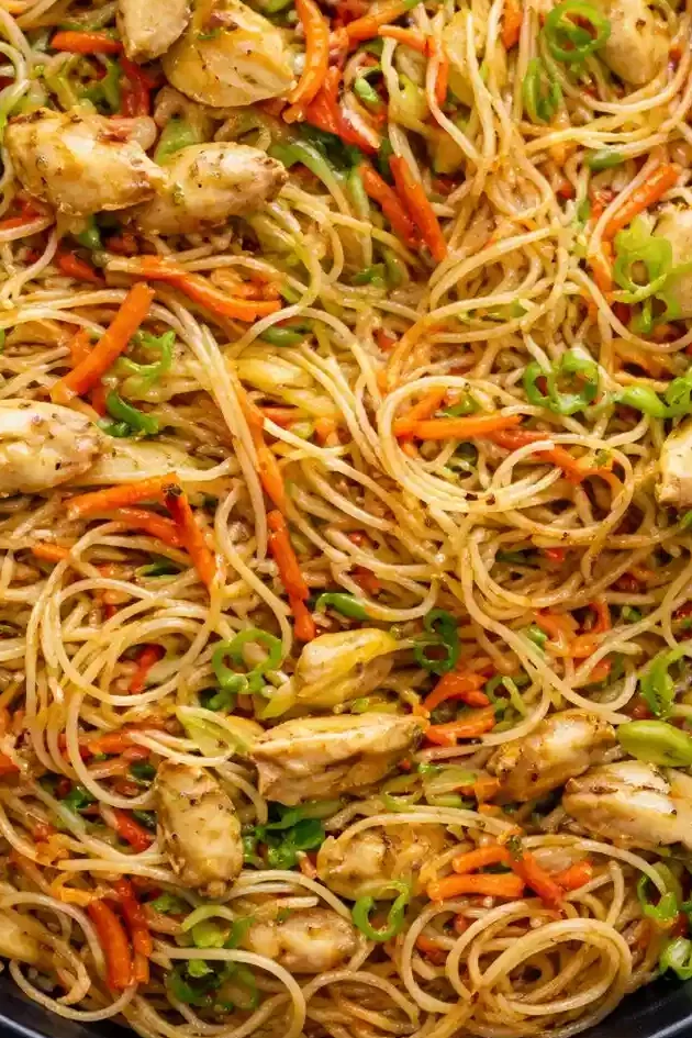 Delicious Chicken Chow Mein Quick & Easy Family Dinner Recipe