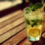 Summer cocktail recipes featuring refreshing and easy-to-make drinks.